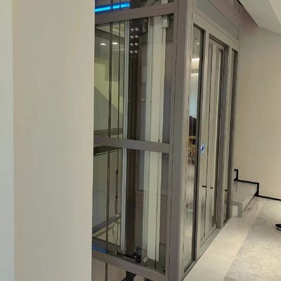 Ascensore per la casa a trazione con altezza di marcia di 30 metri guidato da un sistema di trazione senza ingranaggi certificato ISO9001