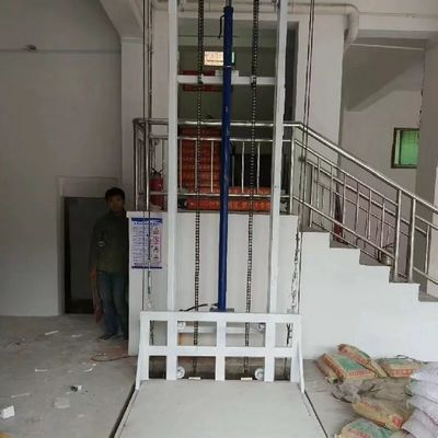 Fermo di emergenza piattaforma merci ascensore personalizzato piccolo ascensore merci